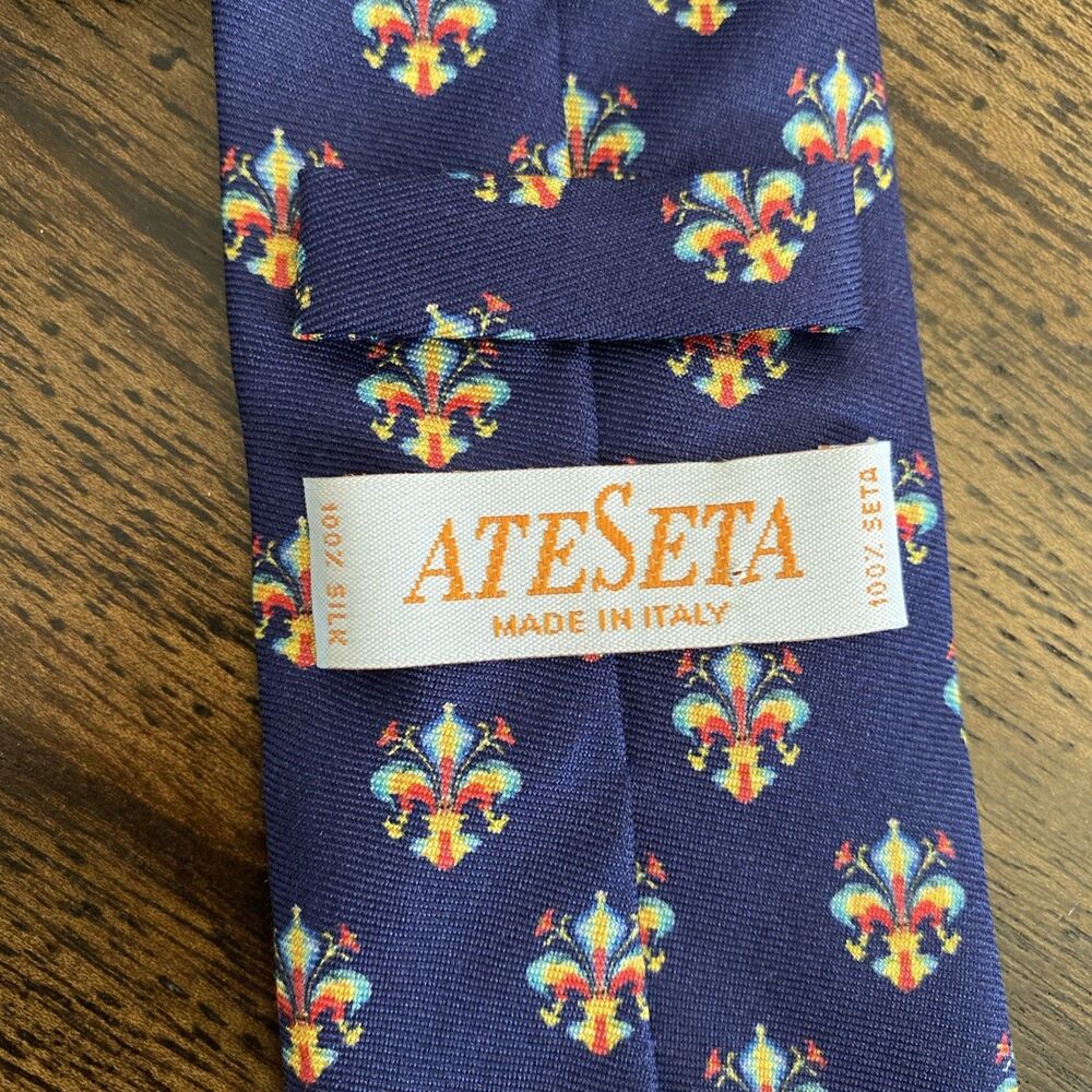 Ateseta Sartoriale Blue 100% Silk Mens Tie Necktie Ornate Fleur de Lis - Picture 3 of 4
